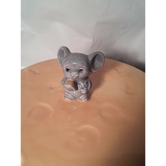 Vintage Cheese Cloche, Mouse on Cheese Wheel Ceramic - Picture 2 of 6